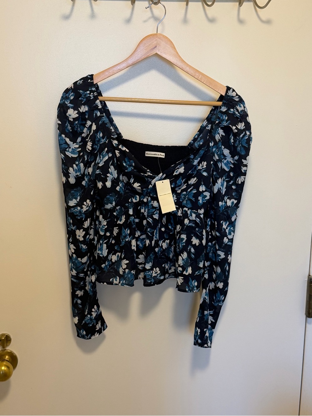 Abercrombie & Fitch Black Floral Peasant Blouse with Teal Accents size small